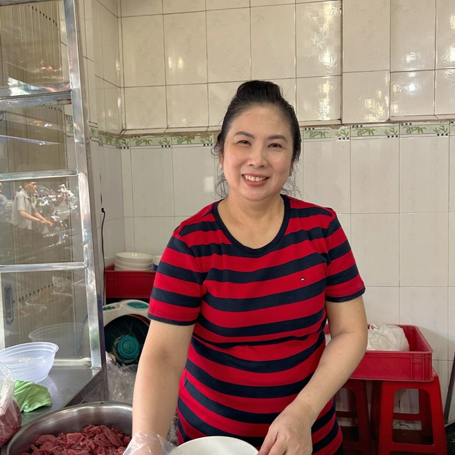 Khó tin: 2 quán phở có công thức y hệt nhưng lại được Michelin 3 năm liên tiếp - Ảnh 2. Khó tin: 2 quán phở có công thức y hệt nhưng lại được Michelin 3 năm liên tiếp - Ảnh 2.