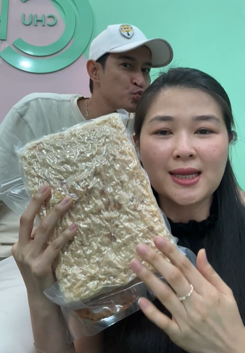 Diễn viên Huy Khánh và Mạc Anh Thư tái hôn sau 3 tháng chia tay?- Ảnh 3. Diễn viên Huy Khánh và Mạc Anh Thư tái hôn sau 3 tháng chia tay?- Ảnh 3.