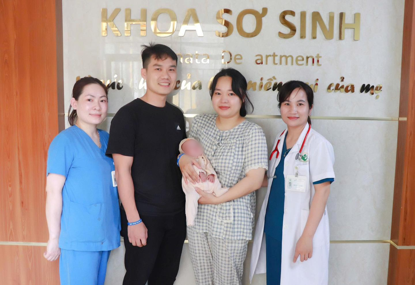 Hành trình kiên cường từ 600gram đến 3kg của em bé sinh non 24 tuần- Ảnh 2. Hành trình kiên cường từ 600gram đến 3kg của em bé sinh non 24 tuần- Ảnh 2.