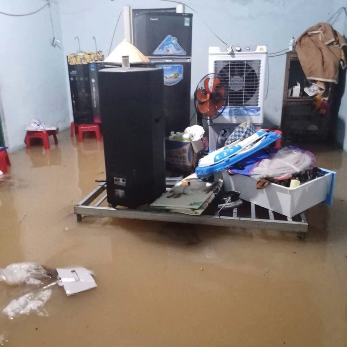 Diễn biến bão số 1 gây mưa rất to: Hàng loạt chuyến bay bị ảnh hưởng; Dừng hoạt động tham quan đảo Cô Tô - Ảnh 14. Diễn biến bão số 1 gây mưa rất to: Hàng loạt chuyến bay bị ảnh hưởng; Dừng hoạt động tham quan đảo Cô Tô - Ảnh 14.