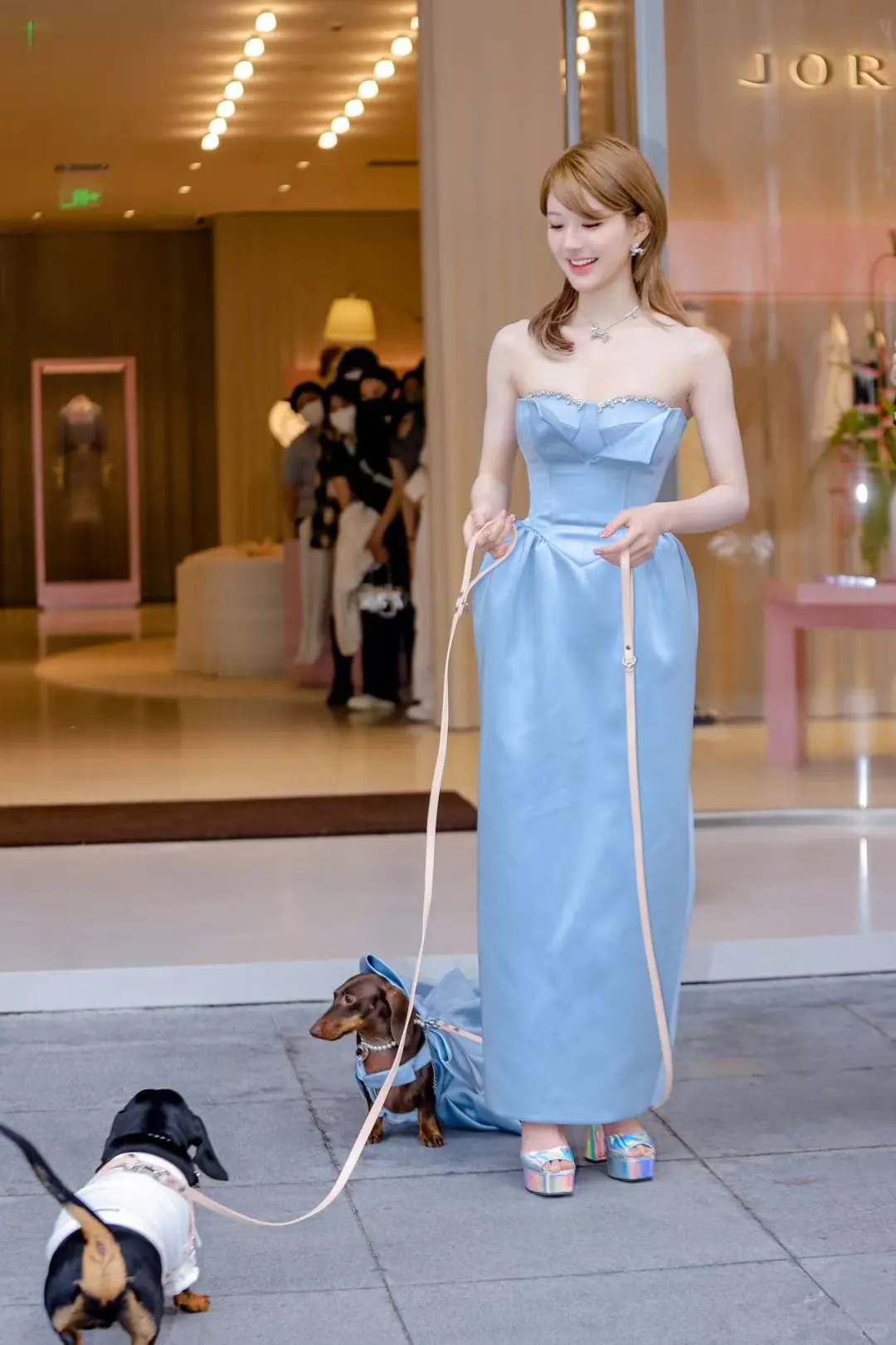 2 điểm trừ phong ấn nhan sắc Triệu Lộ Tư- Ảnh 4. 2 điểm trừ phong ấn nhan sắc Triệu Lộ Tư- Ảnh 4.
