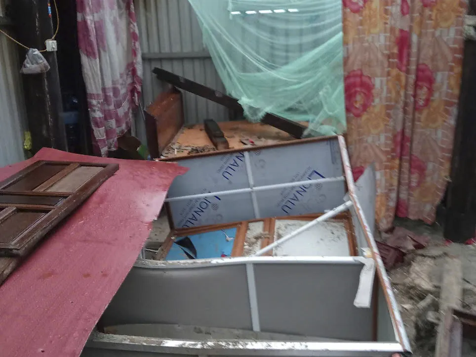 Lốc xoáy làm tốc mái gần 30 nhà dân ở Hà Tĩnh - Ảnh 6. Lốc xoáy làm tốc mái gần 30 nhà dân ở Hà Tĩnh - Ảnh 6.