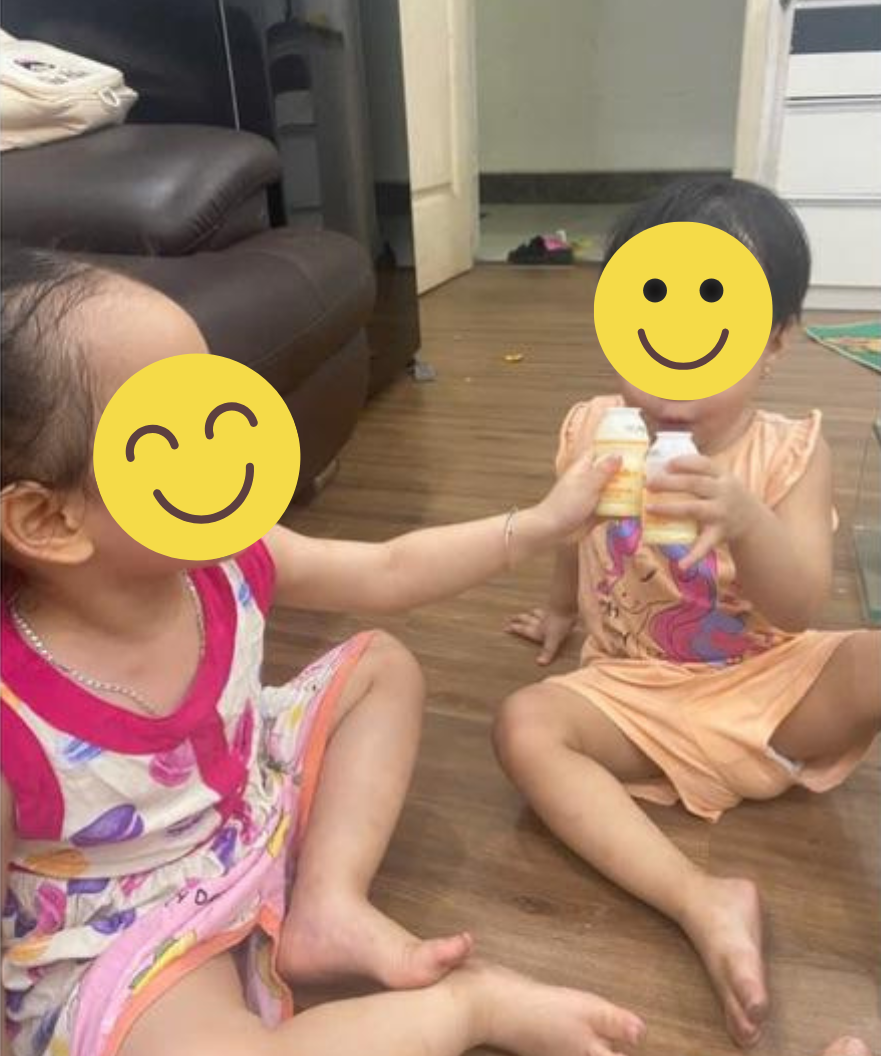 Gửi con cho hàng xóm 30 phút, mẹ Hà Nội nhận lại bức ảnh và tin nhắn Gửi con cho hàng xóm 30 phút, mẹ Hà Nội nhận lại bức ảnh và tin nhắn