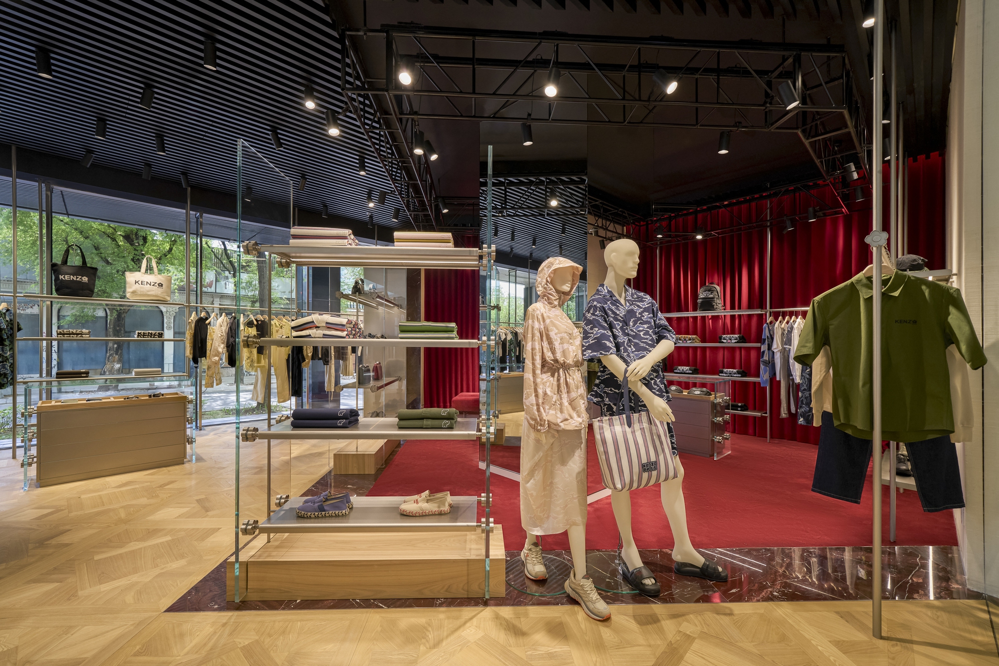 KENZO tái khai trương cửa hàng tại Saigon Centre- Ảnh 3. KENZO tái khai trương cửa hàng tại Saigon Centre- Ảnh 3.