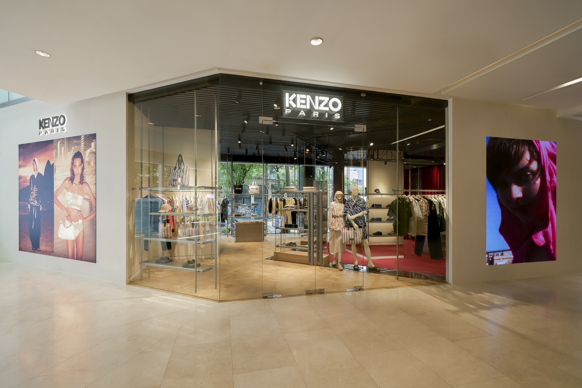 KENZO tái khai trương cửa hàng tại Saigon Centre- Ảnh 1. KENZO tái khai trương cửa hàng tại Saigon Centre- Ảnh 1.