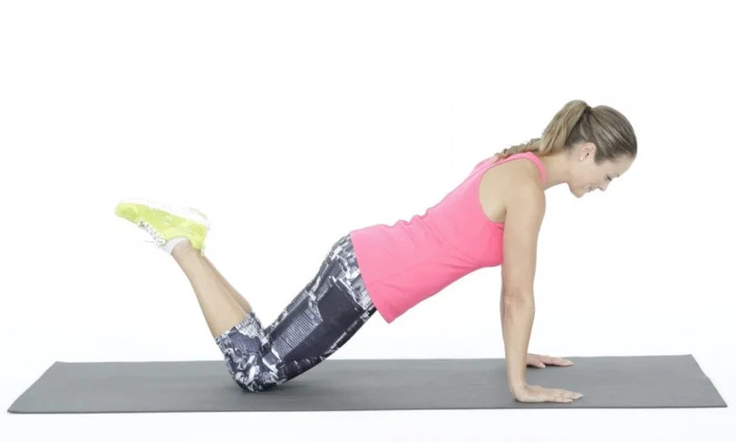 8 biến thể Plank giúp giảm mỡ toàn thân: Đốt cháy mỡ nhanh, sau 2 tuần đã thấy cơ bụng, bắp đùi thon gọn rõ rệt! - Ảnh 9. 8 biến thể Plank giúp giảm mỡ toàn thân: Đốt cháy mỡ nhanh, sau 2 tuần đã thấy cơ bụng, bắp đùi thon gọn rõ rệt! - Ảnh 9.