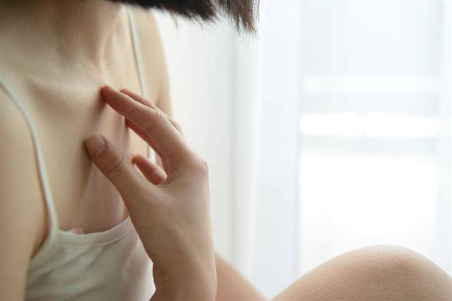 Bác sĩ 35 tuổi mắc ung thư vú hiếm gặp: Cảnh báo 2 "thủ phạm" dễ bị bỏ qua, làm điều này để ngăn tế bào khỏe mạnh phát triển thành ung thư - Ảnh 3. Bác sĩ 35 tuổi mắc ung thư vú hiếm gặp: Cảnh báo 2 "thủ phạm" dễ bị bỏ qua, làm điều này để ngăn tế bào khỏe mạnh phát triển thành ung thư - Ảnh 3.