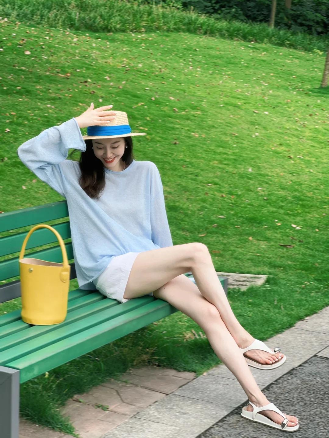 Bí kíp mặc đẹp đầu hè: 3 mẹo đơn giản giúp bạn thanh lịch và thời thượng, ai cũng dễ dàng áp dụng - Ảnh 14. Bí kíp mặc đẹp đầu hè: 3 mẹo đơn giản giúp bạn thanh lịch và thời thượng, ai cũng dễ dàng áp dụng - Ảnh 14.