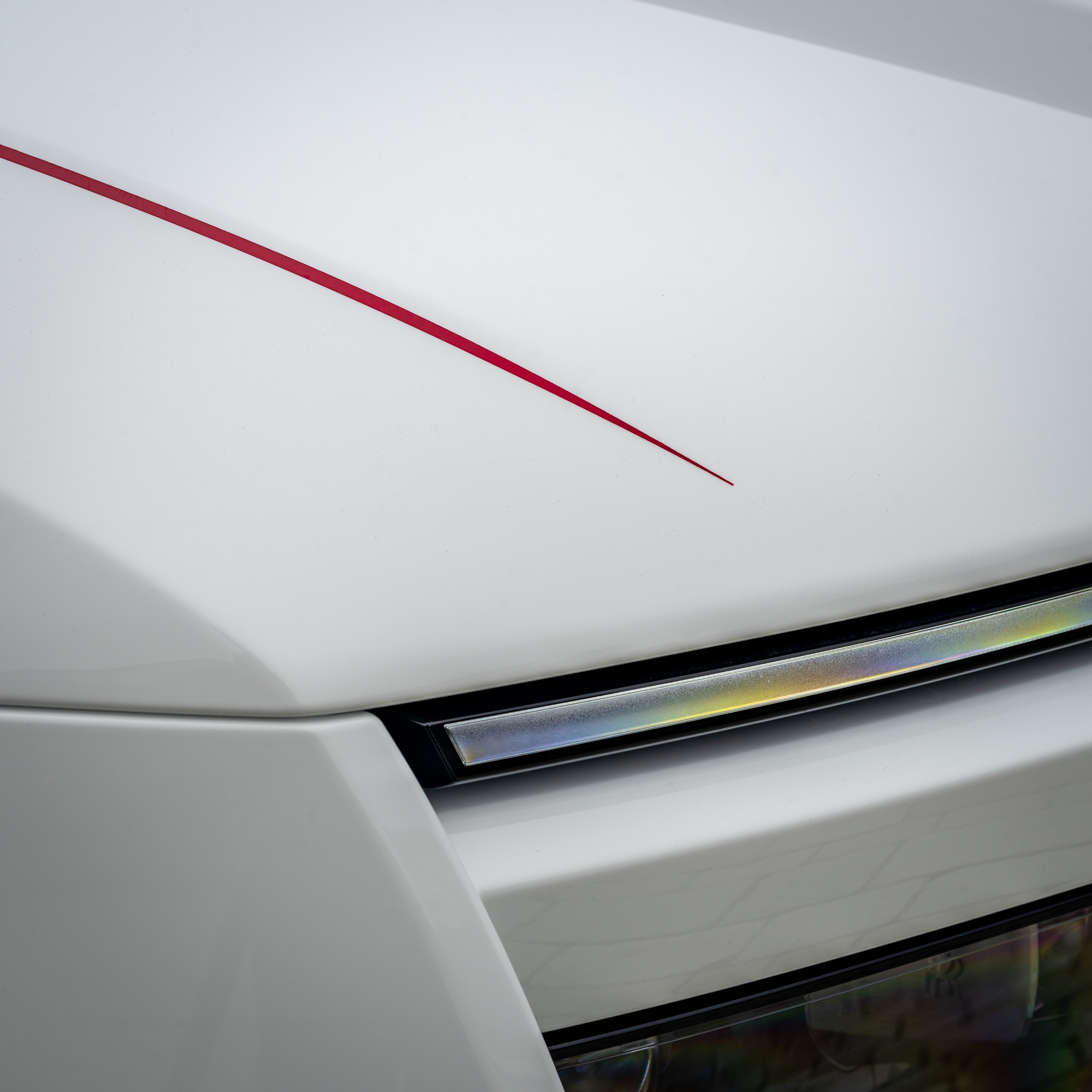 Mẹ tặng con gái Rolls-Royce Spectre hàng thửa với họa tiết hoa hồng thêu bằng kỹ thuật hoàn toàn mới - Ảnh 6. Mẹ tặng con gái Rolls-Royce Spectre hàng thửa với họa tiết hoa hồng thêu bằng kỹ thuật hoàn toàn mới - Ảnh 6.