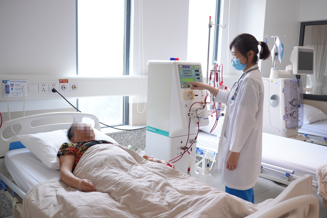 17 tuổi đã suy thận giai đoạn 5, phải lọc máu 3 lần/tuần - Ảnh 3. 17 tuổi đã suy thận giai đoạn 5, phải lọc máu 3 lần/tuần - Ảnh 3.