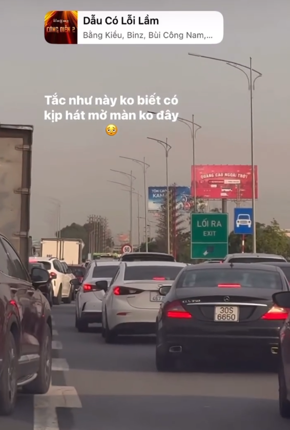 Anh Tài gặp kiếp nạn ngay trước thềm concert Chông Gai, chạy "hùng hục" để kịp giờ show - Ảnh 2. Anh Tài gặp kiếp nạn ngay trước thềm concert Chông Gai, chạy "hùng hục" để kịp giờ show - Ảnh 2.