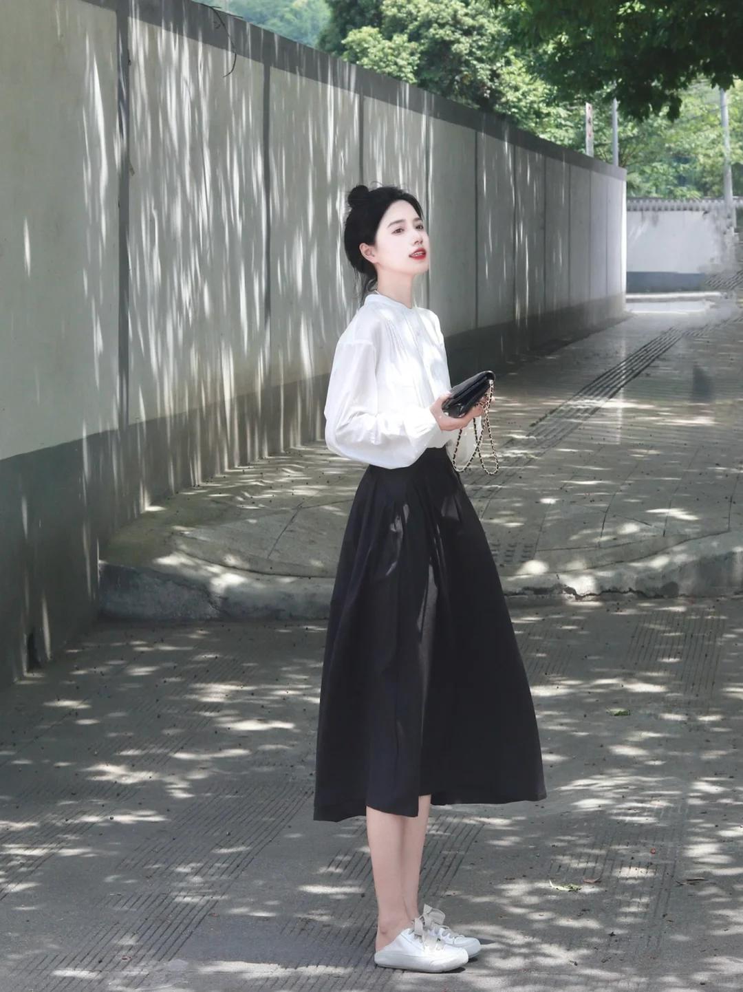Bí kíp mặc đẹp đầu hè: 3 mẹo đơn giản giúp bạn thanh lịch và thời thượng, ai cũng dễ dàng áp dụng - Ảnh 4. Bí kíp mặc đẹp đầu hè: 3 mẹo đơn giản giúp bạn thanh lịch và thời thượng, ai cũng dễ dàng áp dụng - Ảnh 4.