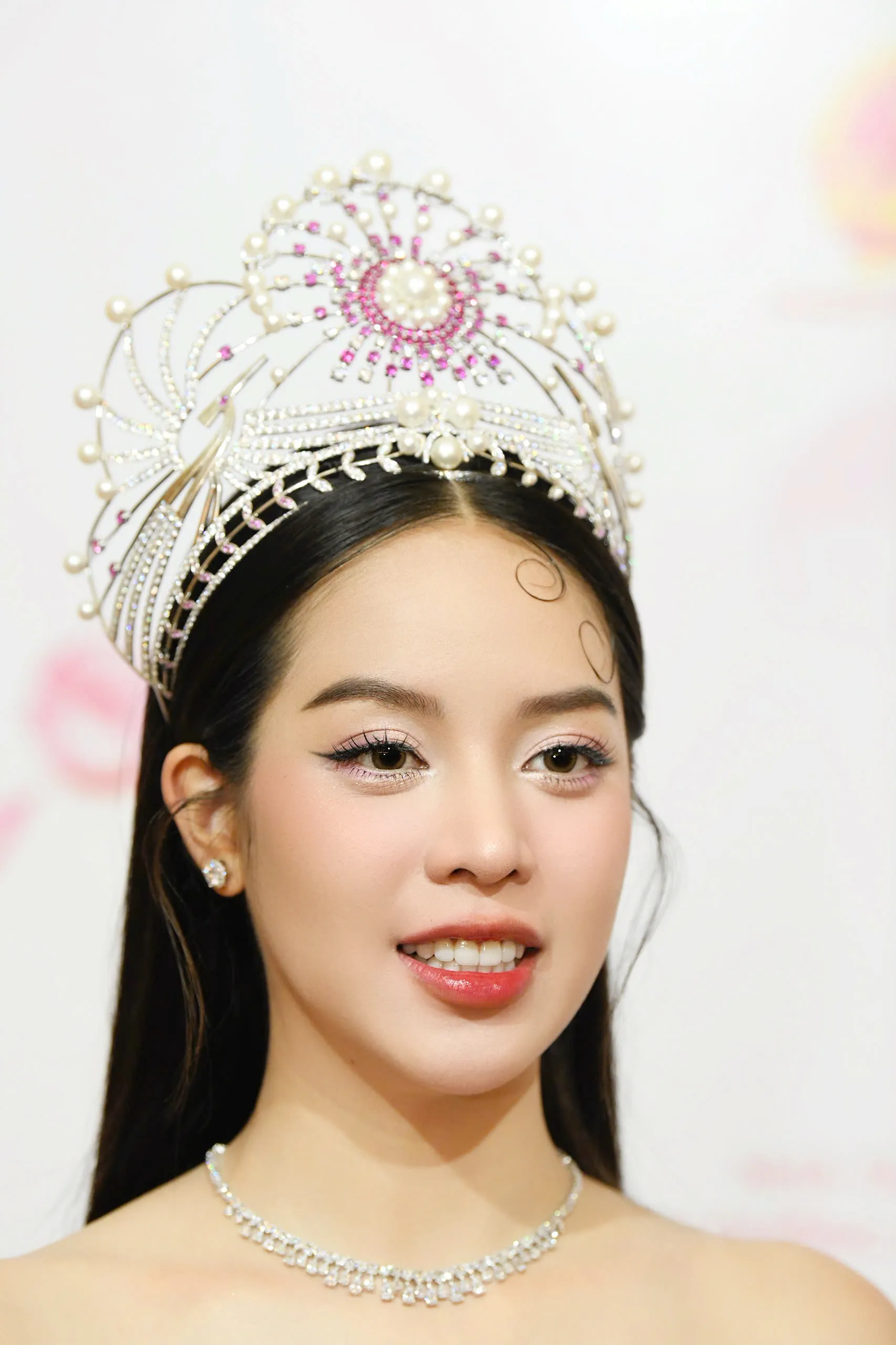 Thanh Thủy trước khi trao lại vương miện - Ảnh 3. Thanh Thủy trước khi trao lại vương miện - Ảnh 3.