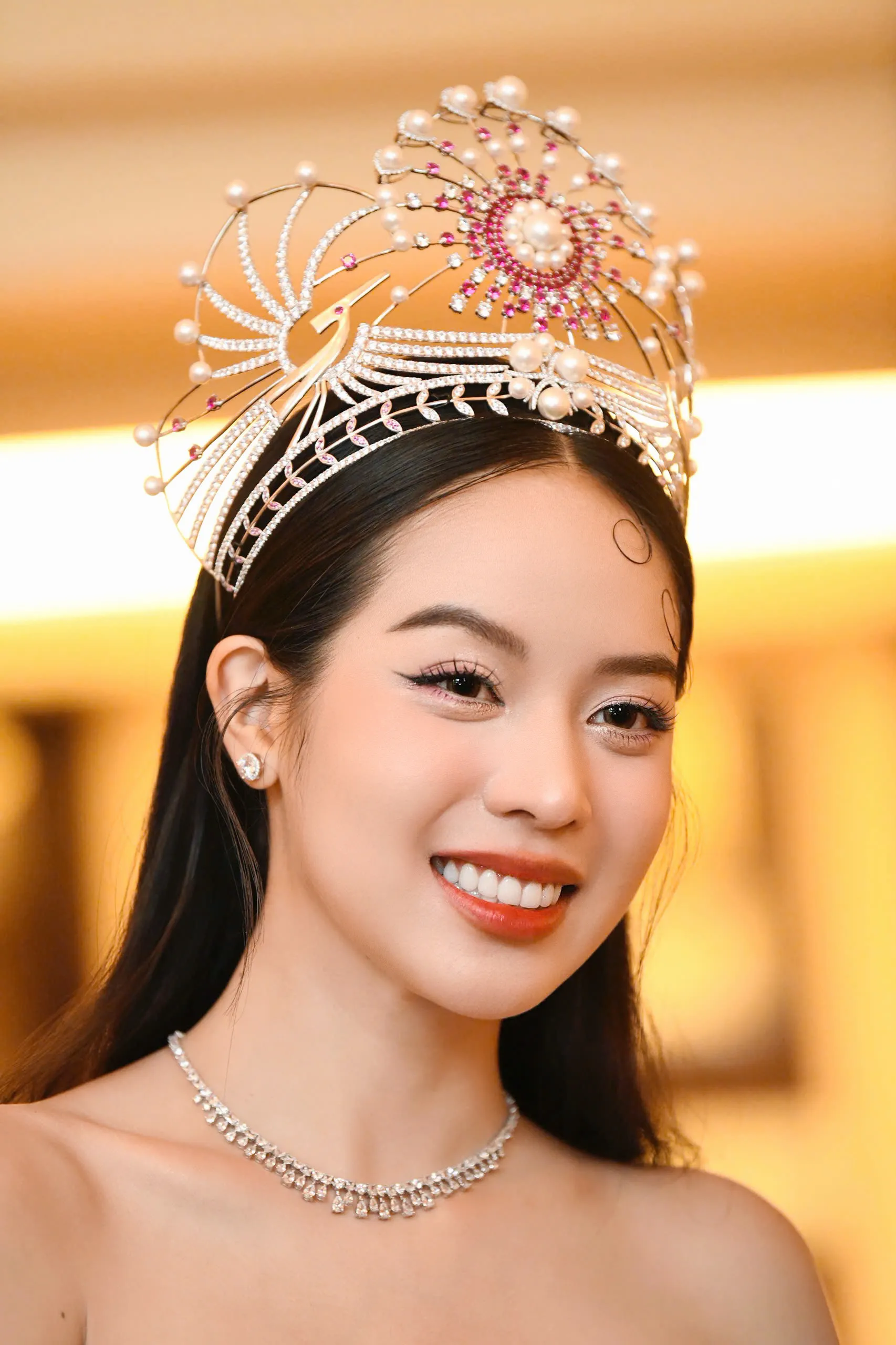 Thanh Thủy trước khi trao lại vương miện - Ảnh 11. Thanh Thủy trước khi trao lại vương miện - Ảnh 11.