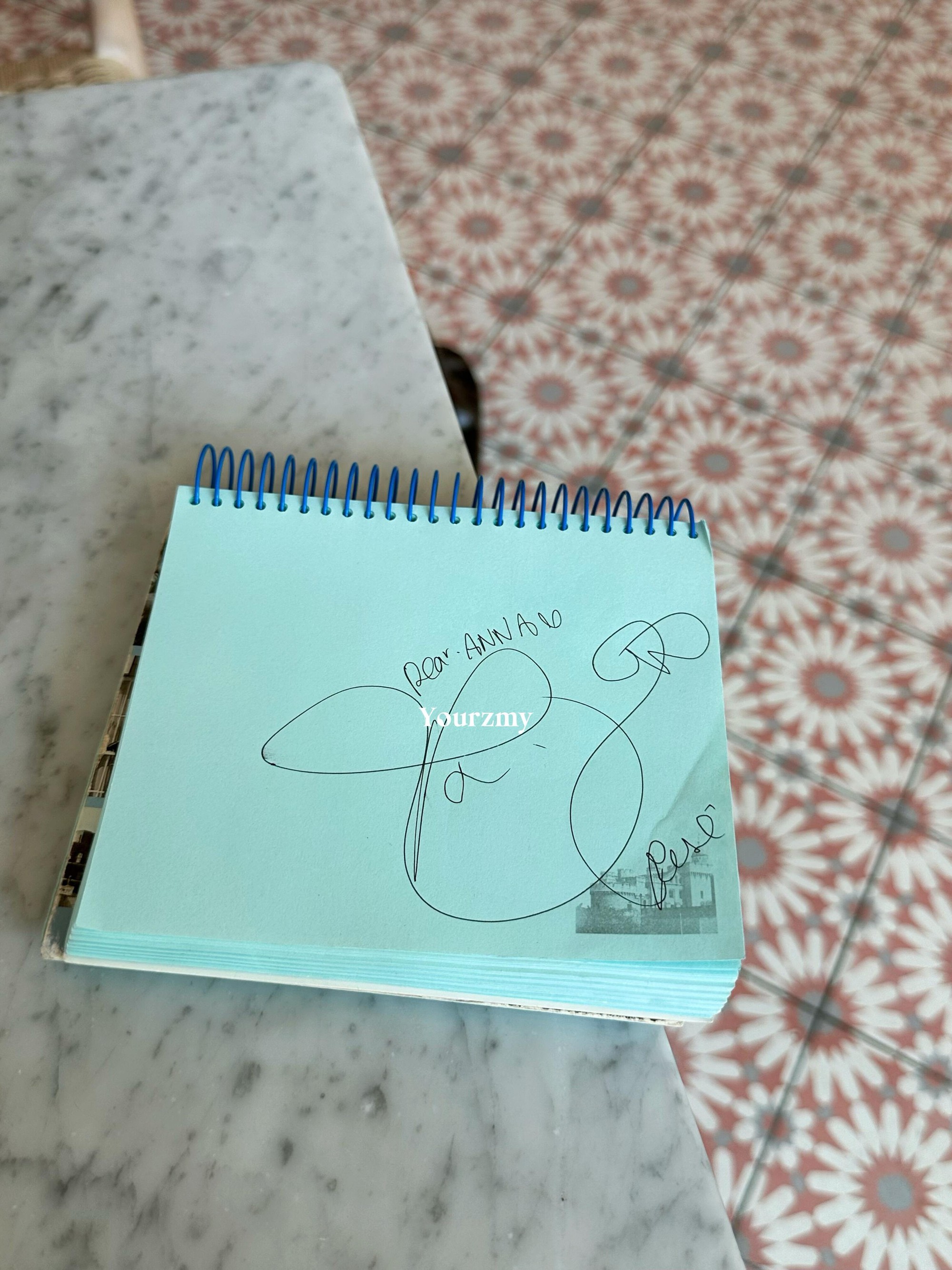 Bức ảnh đi uống cà phê khiến Rosé (BLACKPINK) bị chỉ trích "lên bờ xuống ruộng" - Ảnh 4. Bức ảnh đi uống cà phê khiến Rosé (BLACKPINK) bị chỉ trích "lên bờ xuống ruộng" - Ảnh 4.