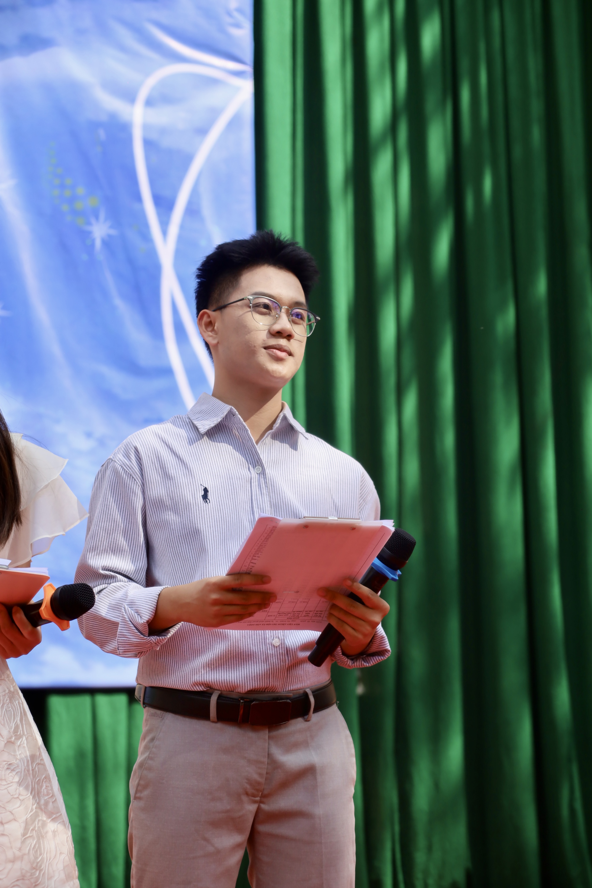 Nam sinh "đa nhiệm" nhất mùa hè này: Thức phỏng vấn lúc 3h sáng, vừa đi học vừa kinh doanh vẫn ẵm trọn học bổng 45 tỷ từ 20 trường - Ảnh 3. Nam sinh "đa nhiệm" nhất mùa hè này: Thức phỏng vấn lúc 3h sáng, vừa đi học vừa kinh doanh vẫn ẵm trọn học bổng 45 tỷ từ 20 trường - Ảnh 3.