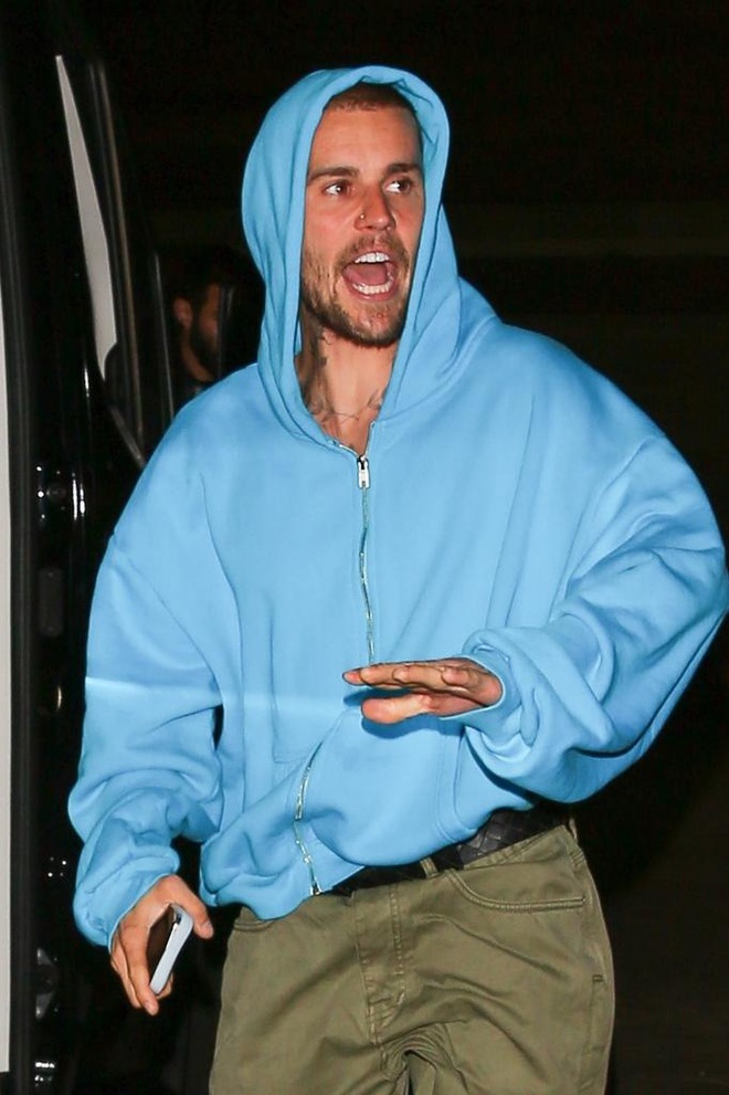 justin-bieber-seen-tense-moment-1749867116964658022885-1749910423173-17499104283461453619790.jpg