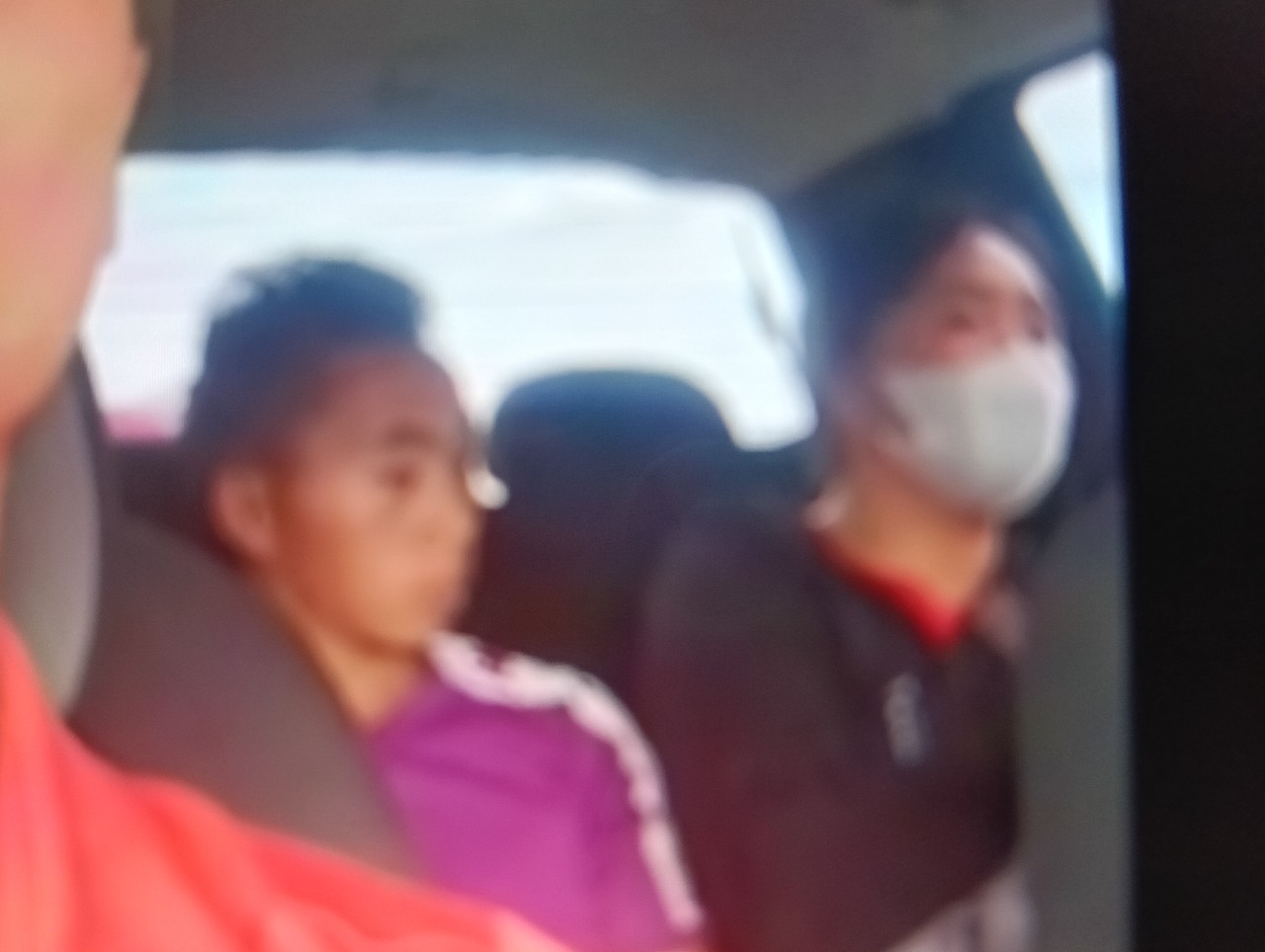 Xác minh vụ gia đình người dân tộc đưa con đi khám bệnh tố bị taxi ở Hà Nội "chém" gần 5 triệu đồng - Ảnh 1. Xác minh vụ gia đình người dân tộc đưa con đi khám bệnh tố bị taxi ở Hà Nội "chém" gần 5 triệu đồng - Ảnh 1.