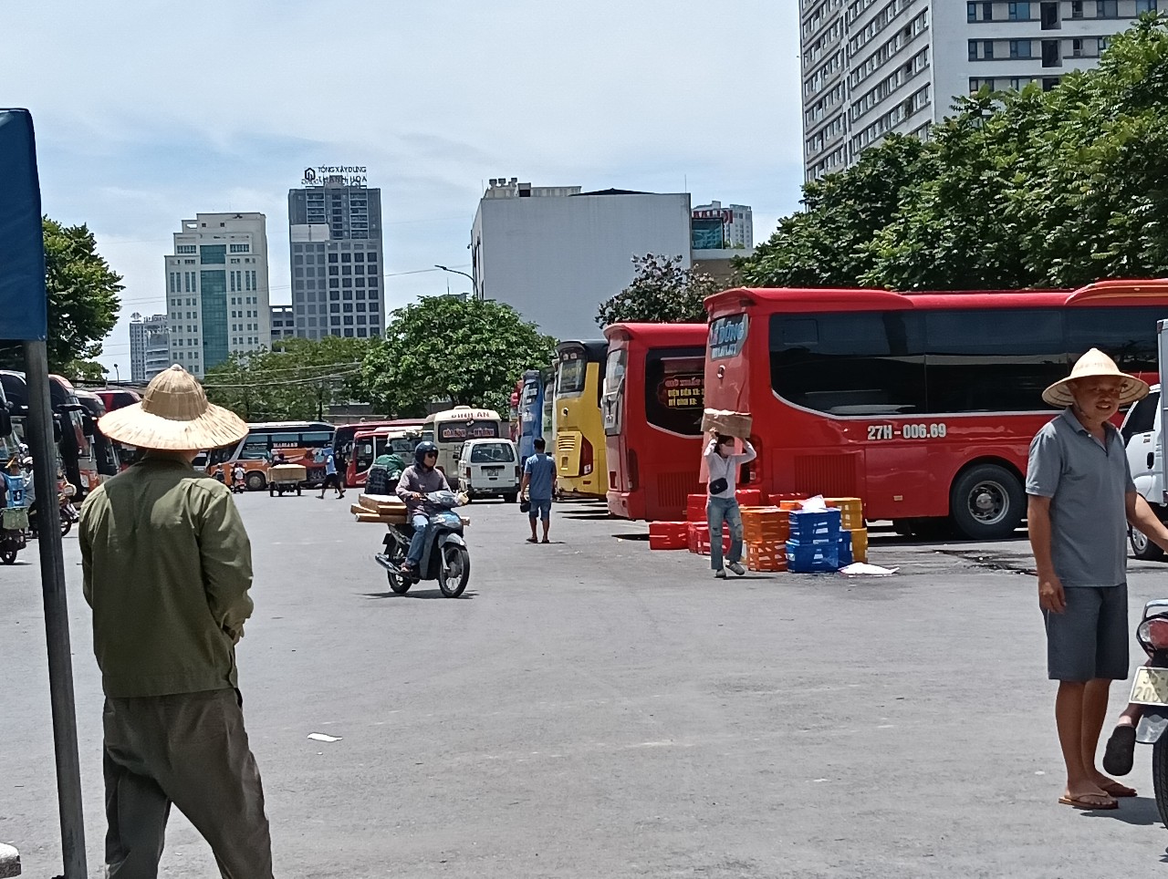 Xác minh vụ gia đình người dân tộc đưa con đi khám bệnh tố bị taxi ở Hà Nội "chém" gần 5 triệu đồng - Ảnh 3. Xác minh vụ gia đình người dân tộc đưa con đi khám bệnh tố bị taxi ở Hà Nội "chém" gần 5 triệu đồng - Ảnh 3.