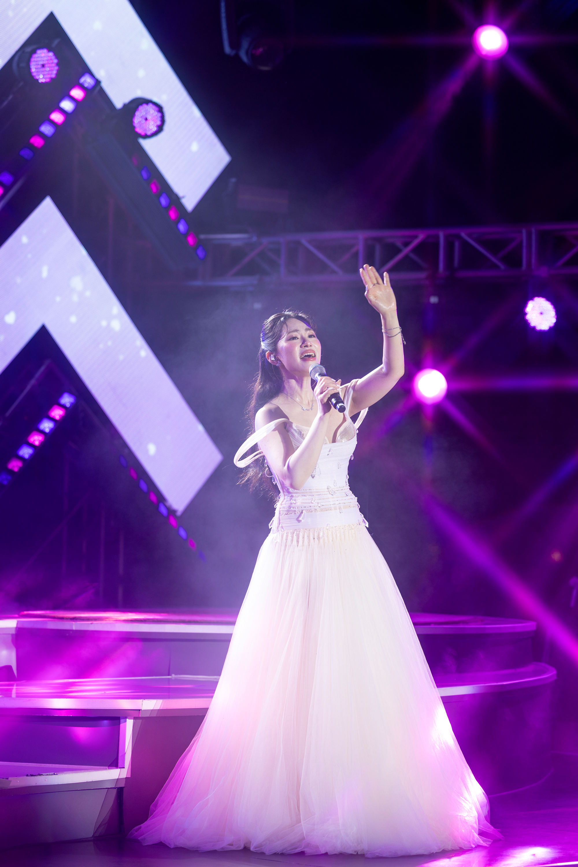 19litbshowlbh-38-1749979613439-1749979614259171624085.jpg