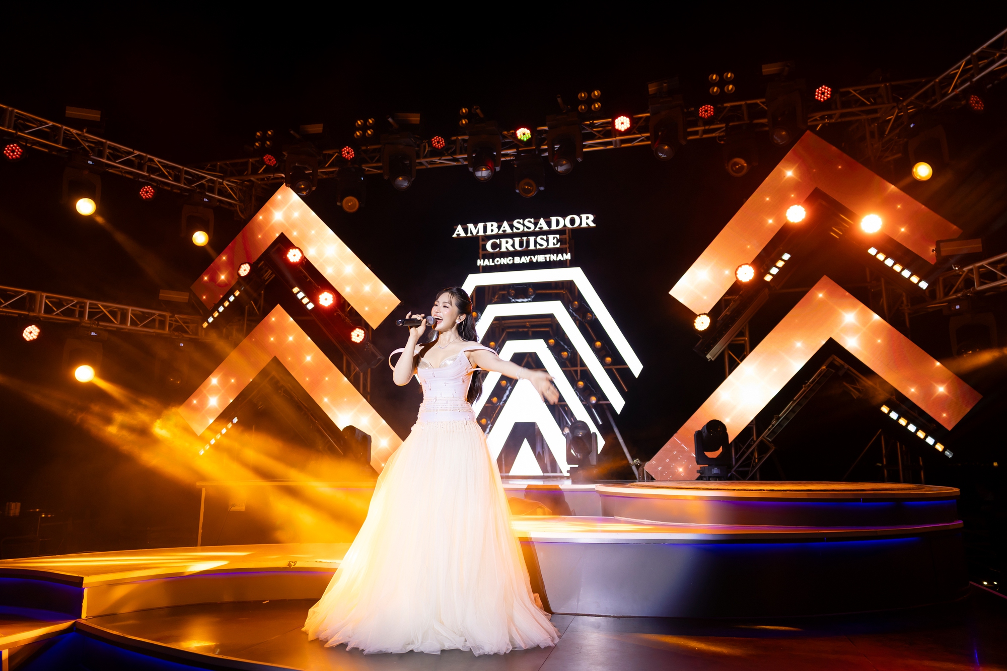 19litbshowlbh-58-1749979605556-17499796067041911682823.jpg