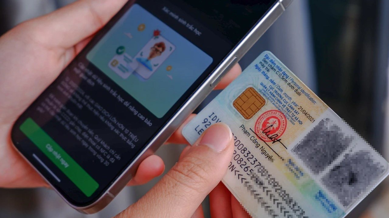 Người sinh vào 3 năm này cần làm lại căn cước công dân trong năm 2025, nếu không sẽ bị phạt tiền, đóng băng tài khoản ngân hàng - Ảnh 2. Người sinh vào 3 năm này cần làm lại căn cước công dân trong năm 2025, nếu không sẽ bị phạt tiền, đóng băng tài khoản ngân hàng - Ảnh 2.