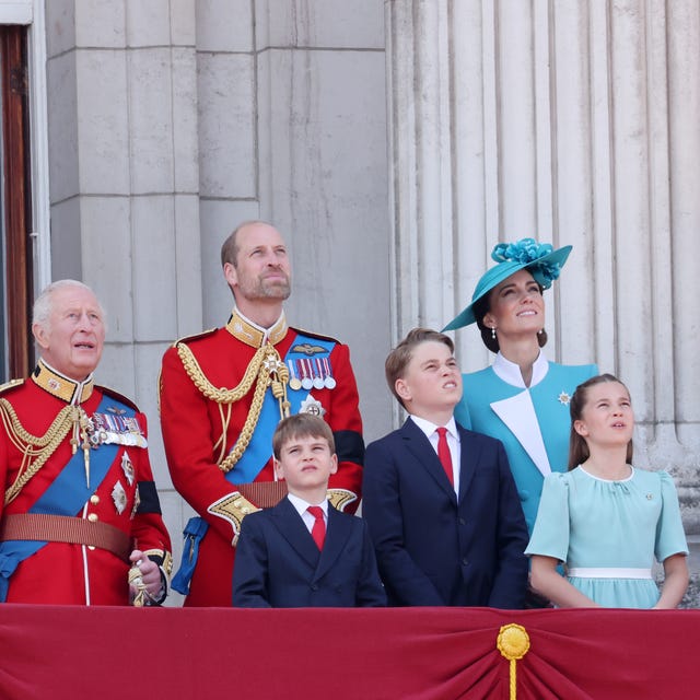 Bí mật bên trong Cung điện Buckingham: Các thành viên Hoàng gia Anh làm gì sau khi xuất hiện ở ban công?- Ảnh 3. Bí mật bên trong Cung điện Buckingham: Các thành viên Hoàng gia Anh làm gì sau khi xuất hiện ở ban công?- Ảnh 3.