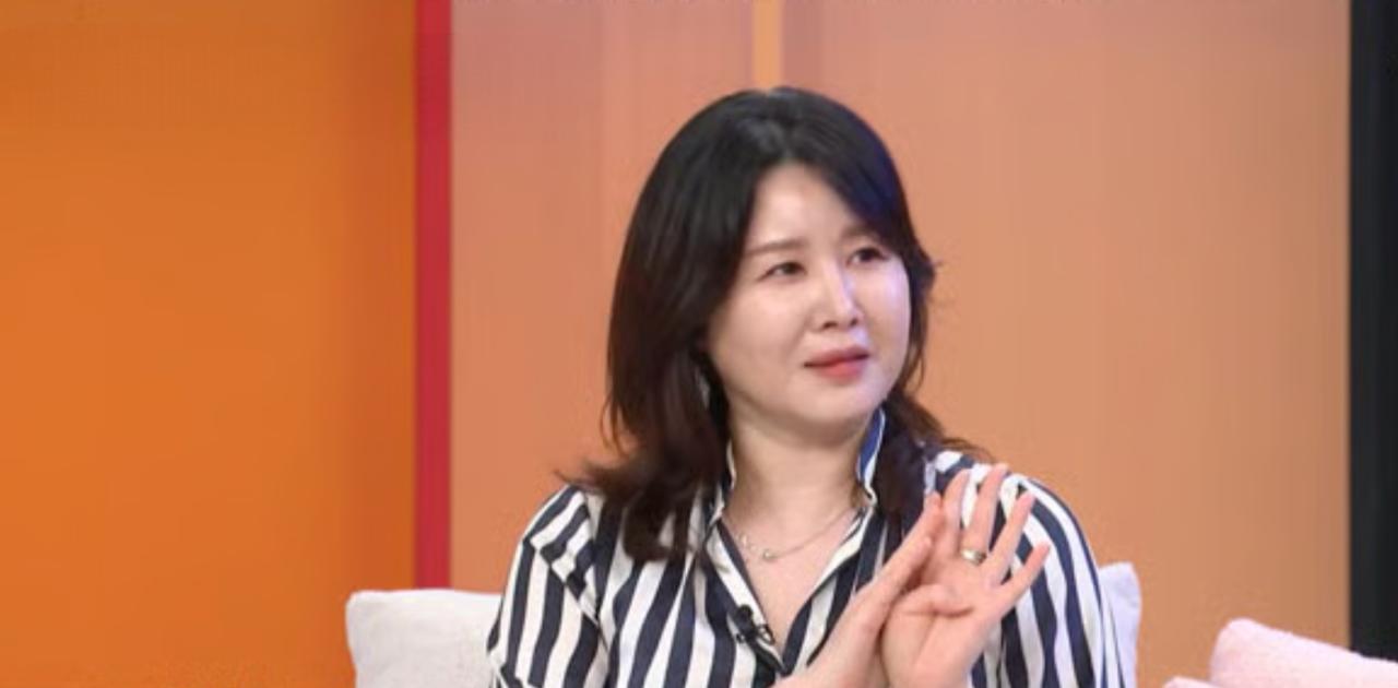 Cuộc sống bi kịch của n&agrave;ng hoa hậu lụy v&igrave; t&igrave;nh: B&aacute;n nh&agrave;, b&aacute;n xe để trả nợ cho người y&ecirc;u nhưng c&aacute;i kết nhận lại thật bẽ b&agrave;ng- Ảnh 3.