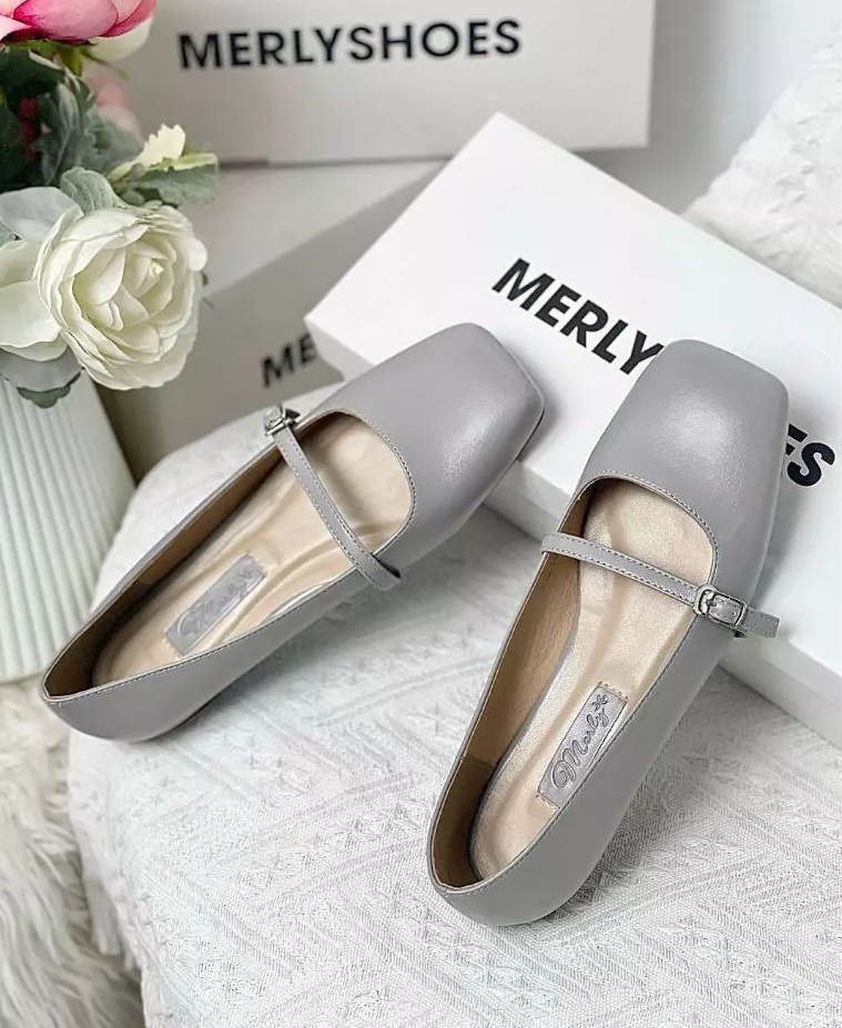 H'Hen Niê mang bầu vẫn diện giày 15cm lên show nhưng đời thường lại chỉ đi đúng 1 kiểu giày này - Ảnh 9. H'Hen Niê mang bầu vẫn diện giày 15cm lên show nhưng đời thường lại chỉ đi đúng 1 kiểu giày này - Ảnh 9.