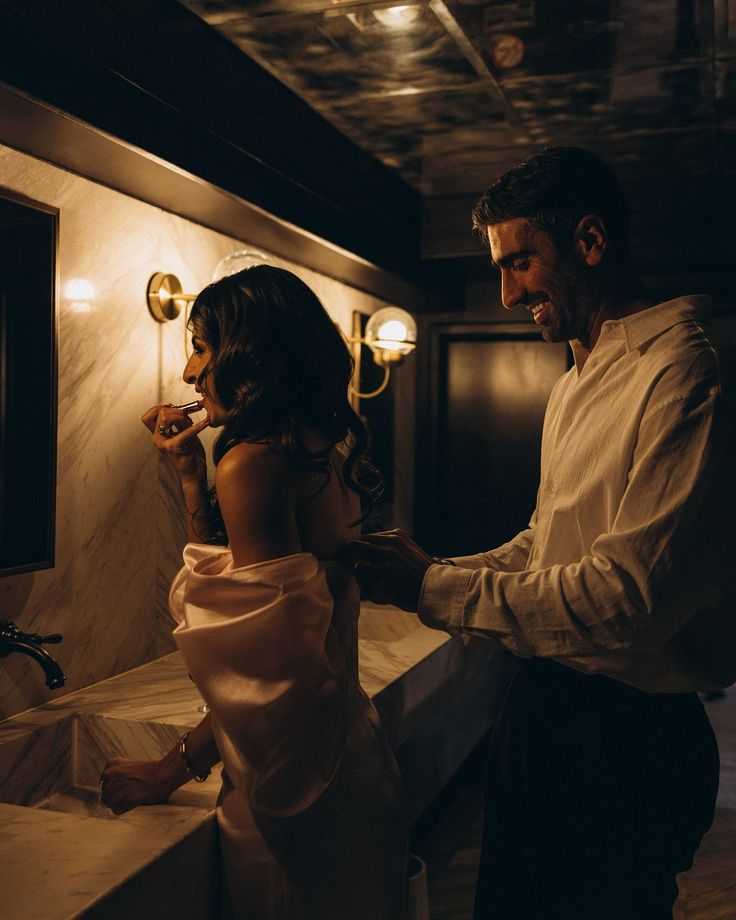 Xem ''Sex Life'' lúc chồng đang ngủ, tôi chợt nhận ra: Có kiểu phản bội không nằm trên giường- Ảnh 1. Xem ''Sex Life'' lúc chồng đang ngủ, tôi chợt nhận ra: Có kiểu phản bội không nằm trên giường- Ảnh 1.