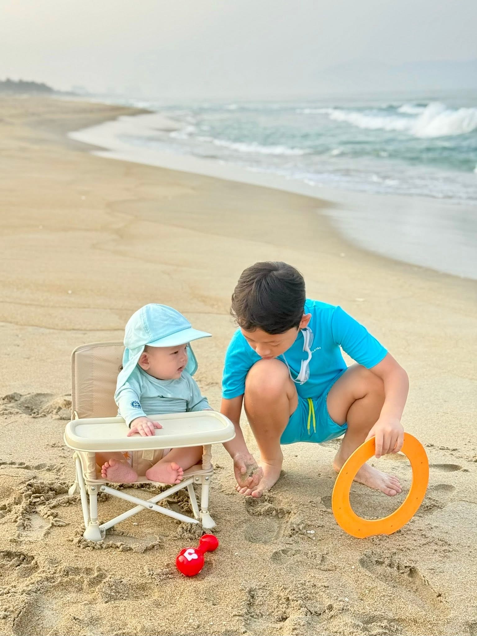 Đẻ 2 con cách nhau 8 năm, hot mom Ly Kute nhàn nhã vì anh trai Khoai Tây chăm em cực khéo, bé út Sota cũng ngoan xinh yêu- Ảnh 6. Đẻ 2 con cách nhau 8 năm, hot mom Ly Kute nhàn nhã vì anh trai Khoai Tây chăm em cực khéo, bé út Sota cũng ngoan xinh yêu- Ảnh 6.