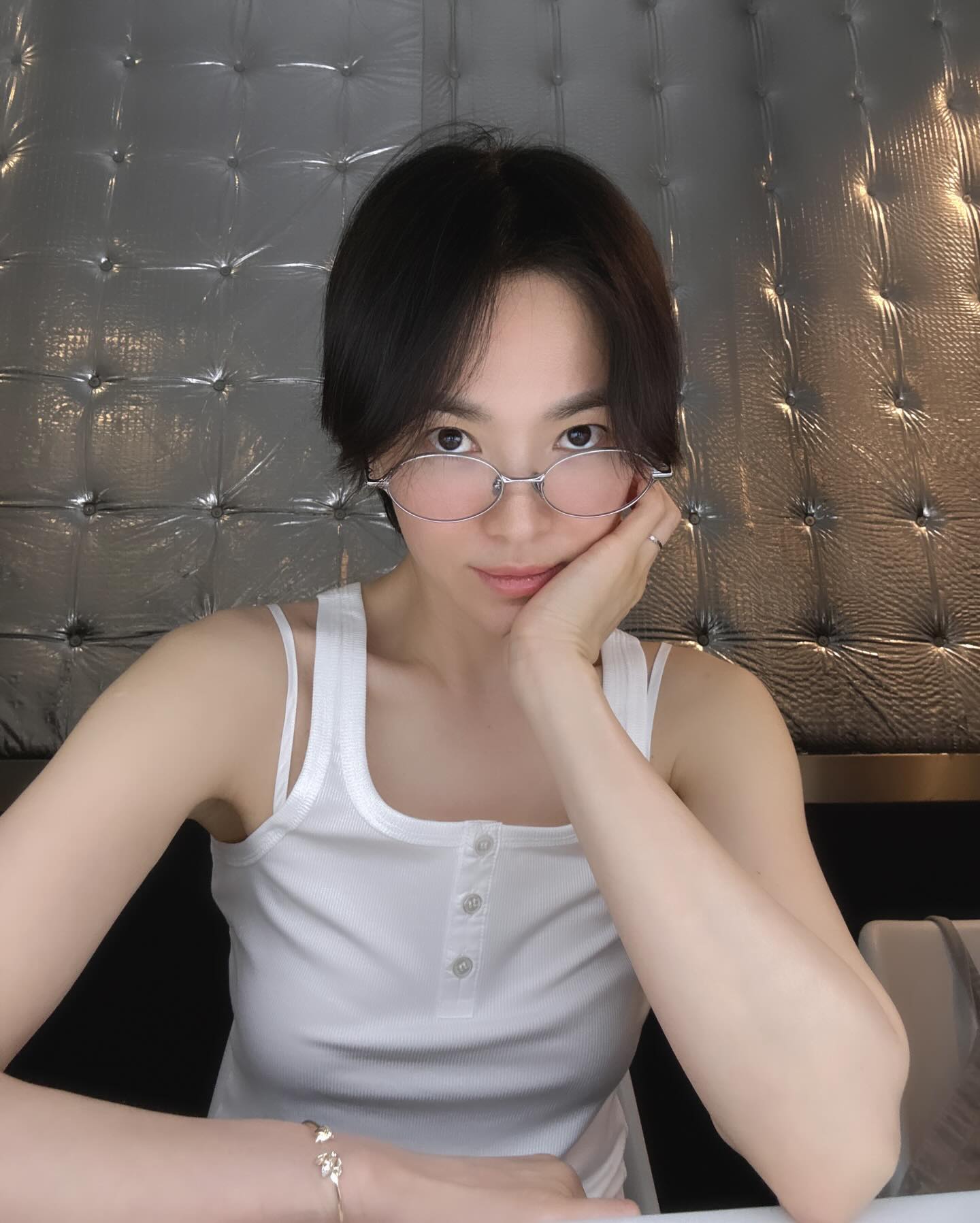 Song Hye Kyo "tự dưng" đăng ảnh lúc 4h sáng - Ảnh 3. Song Hye Kyo "tự dưng" đăng ảnh lúc 4h sáng - Ảnh 3.