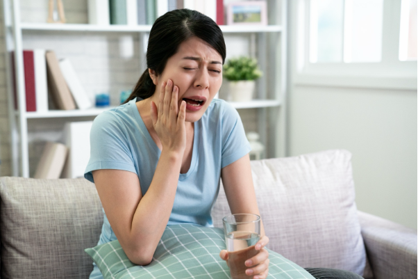 Thử thách Ê-Mênu: Dấu hiệu răng ê buốt có cần chăm sóc đặc biệt? - Ảnh 3. Thử thách Ê-Mênu: Dấu hiệu răng ê buốt có cần chăm sóc đặc biệt? - Ảnh 3.