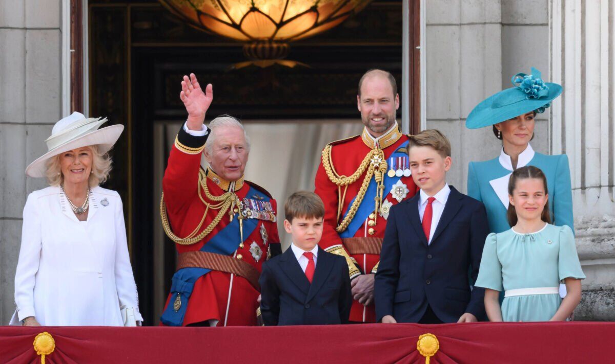 Gia đình Kate chia sẻ khoảnh khắc hậu lễ diễu binh mừng sinh nhật Vua Charles: Bức ảnh gây bão mạng vì quá đẹp!- Ảnh 3. Gia đình Kate chia sẻ khoảnh khắc hậu lễ diễu binh mừng sinh nhật Vua Charles: Bức ảnh gây bão mạng vì quá đẹp!- Ảnh 3.