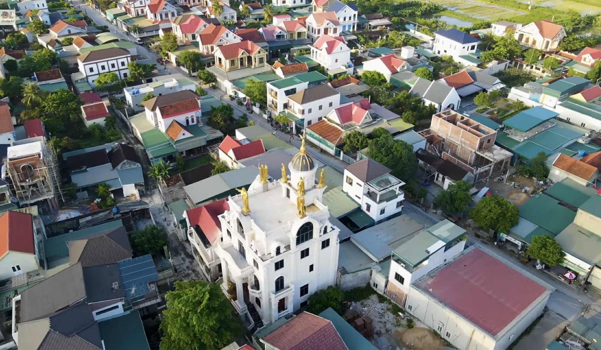 Cặp vợ chồng ở Nghệ An sinh 16 người con, nhà toàn biệt thự, tiết lộ bí quyết càng đẻ càng giàu - Ảnh 5. Cặp vợ chồng ở Nghệ An sinh 16 người con, nhà toàn biệt thự, tiết lộ bí quyết càng đẻ càng giàu - Ảnh 5.