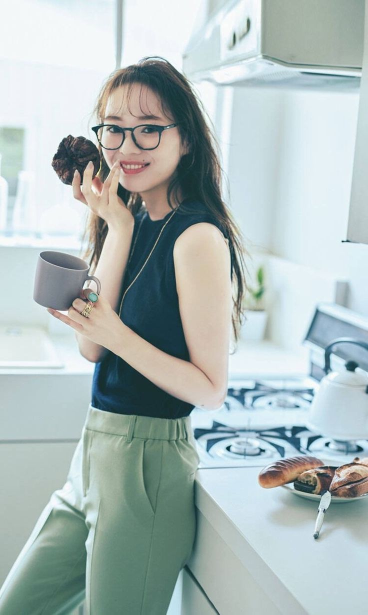 Không lên đời điện thoại, không nâng cấp xe: Xu hướng tiêu dùng ngược đang trở thành chiến lược sống bền vững của người trẻ - Ảnh 2. Không lên đời điện thoại, không nâng cấp xe: Xu hướng tiêu dùng ngược đang trở thành chiến lược sống bền vững của người trẻ - Ảnh 2.