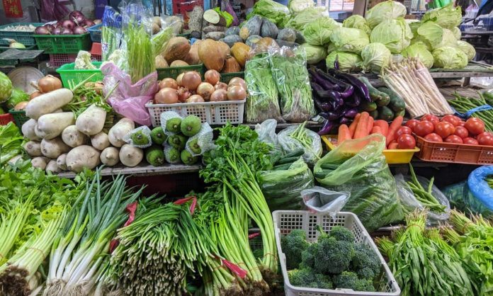 Từng mua rau vì rẻ, tôi đã phải vứt gần nửa tủ và nhận ra: Không thể tiết kiệm nếu không biết chọn đúng - Ảnh 4. Từng mua rau vì rẻ, tôi đã phải vứt gần nửa tủ và nhận ra: Không thể tiết kiệm nếu không biết chọn đúng - Ảnh 4.