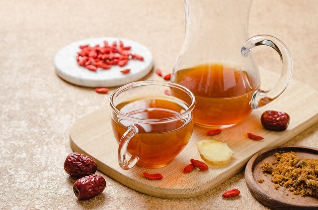 Chỉ 2 nguyên liệu nhà nào cũng có, nấu lên uống mỗi sáng: Cả mùa hè nhẹ người, khỏe re - Ảnh 1. Chỉ 2 nguyên liệu nhà nào cũng có, nấu lên uống mỗi sáng: Cả mùa hè nhẹ người, khỏe re - Ảnh 1.