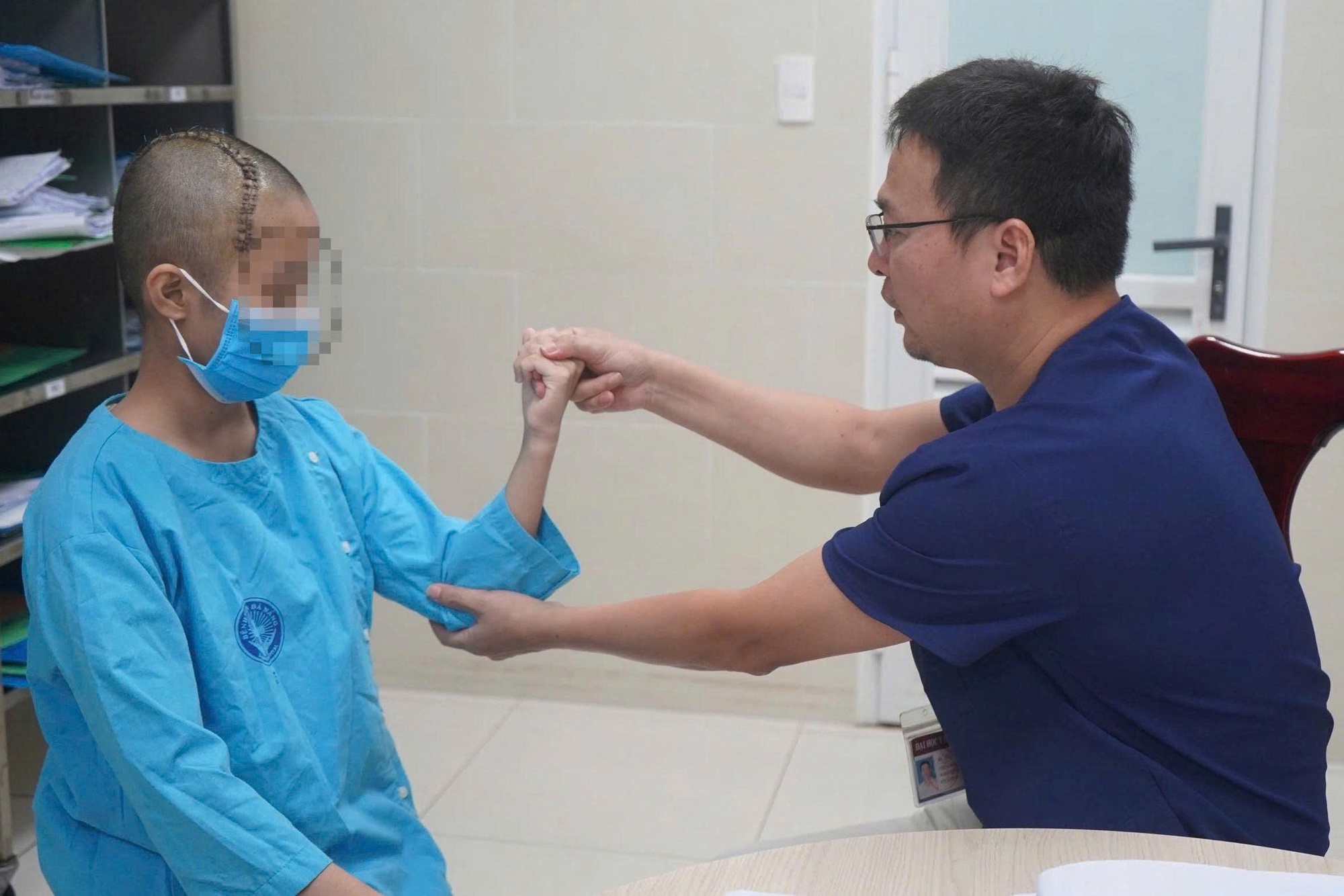 Nữ sinh 13 tuổi đột quỵ trong lúc tập văn nghệ - Ảnh 1. Nữ sinh 13 tuổi đột quỵ khi tập văn nghệ - Ảnh 1.