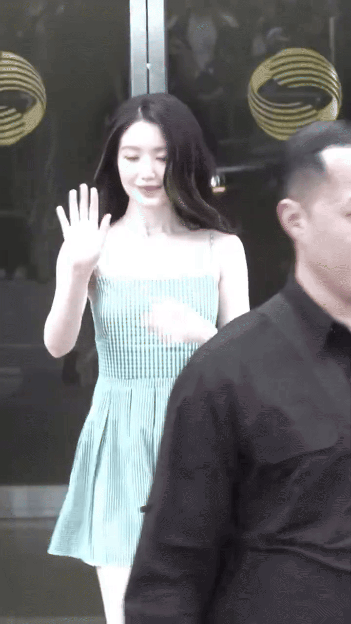 Cam thường bắt trọn cảnh mỹ nữ Cam thường bắt trọn cảnh mỹ nữ