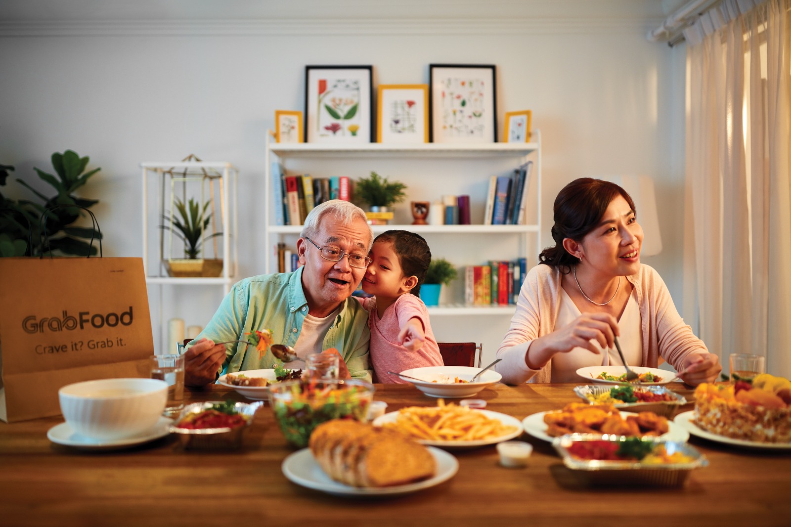 Grab cho cả nhà: Giải pháp công nghệ đồng hành cùng cả gia đình- Ảnh 1. Grab cho cả nhà: Giải pháp công nghệ đồng hành cùng cả gia đình- Ảnh 1.