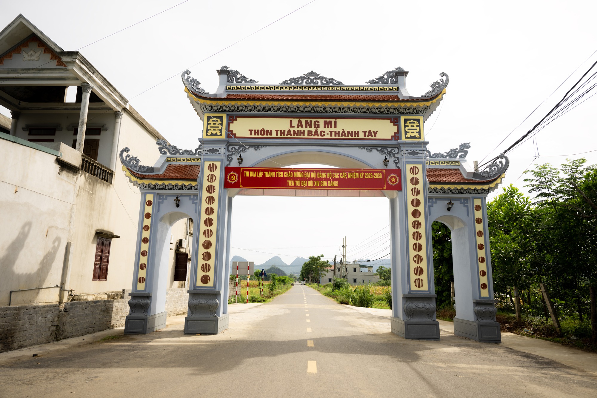 Hàng xóm tiết lộ bất ngờ bên trong nơi ở của TikToker "Gia đình Hải Sen" vừa bị bắt - Ảnh 4. Hàng xóm tiết lộ bất ngờ bên trong nơi ở của TikToker "Gia đình Hải Sen" vừa bị bắt - Ảnh 4.