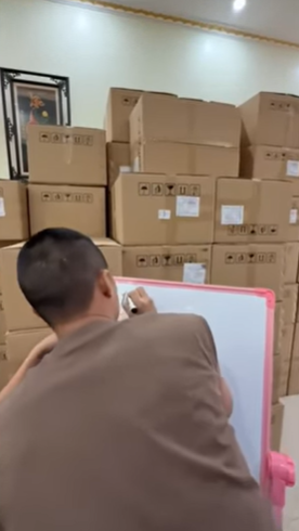 Cảnh tượng giật mình trong biệt thự của Hải Sen trước khi bị bắt - Ảnh 3. Cảnh tượng giật mình trong biệt thự của Hải Sen trước khi bị bắt - Ảnh 3.