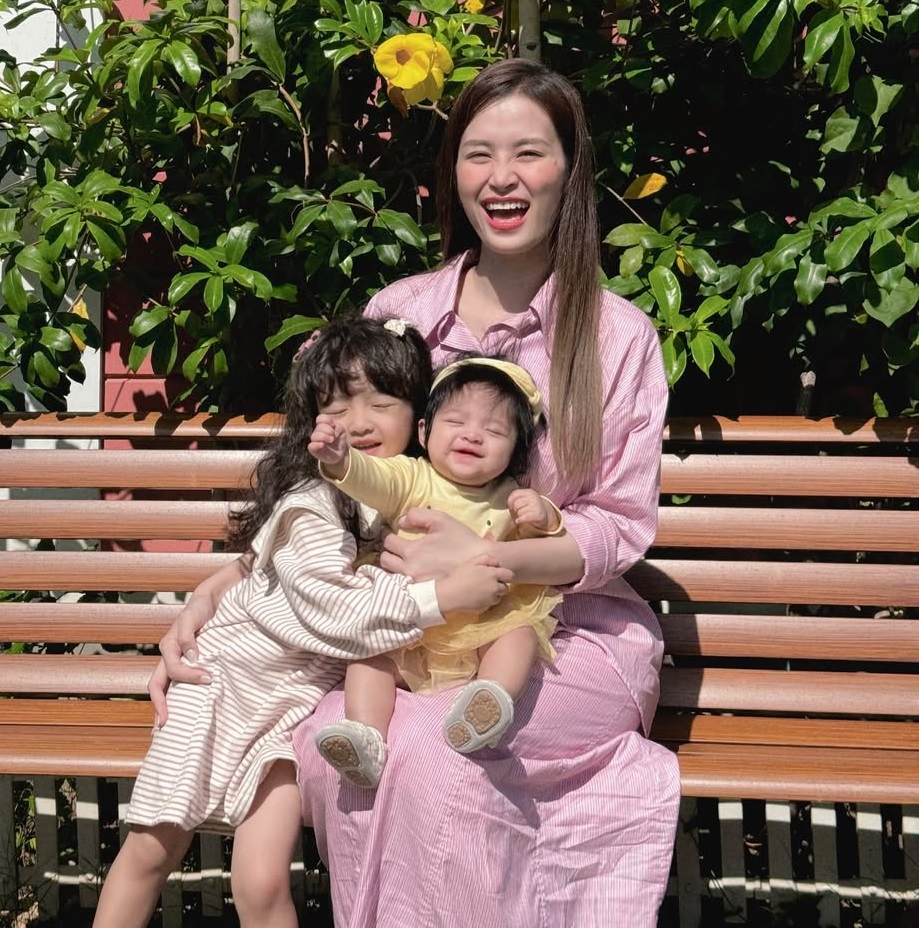 2 con nhà Đông Nhi quấn quýt chung 1 xe, soi tới giá mới thấy đắt ra trò - Ảnh 2. 2 con nhà Đông Nhi quấn quýt chung 1 xe, soi tới giá mới thấy đắt ra trò - Ảnh 2.