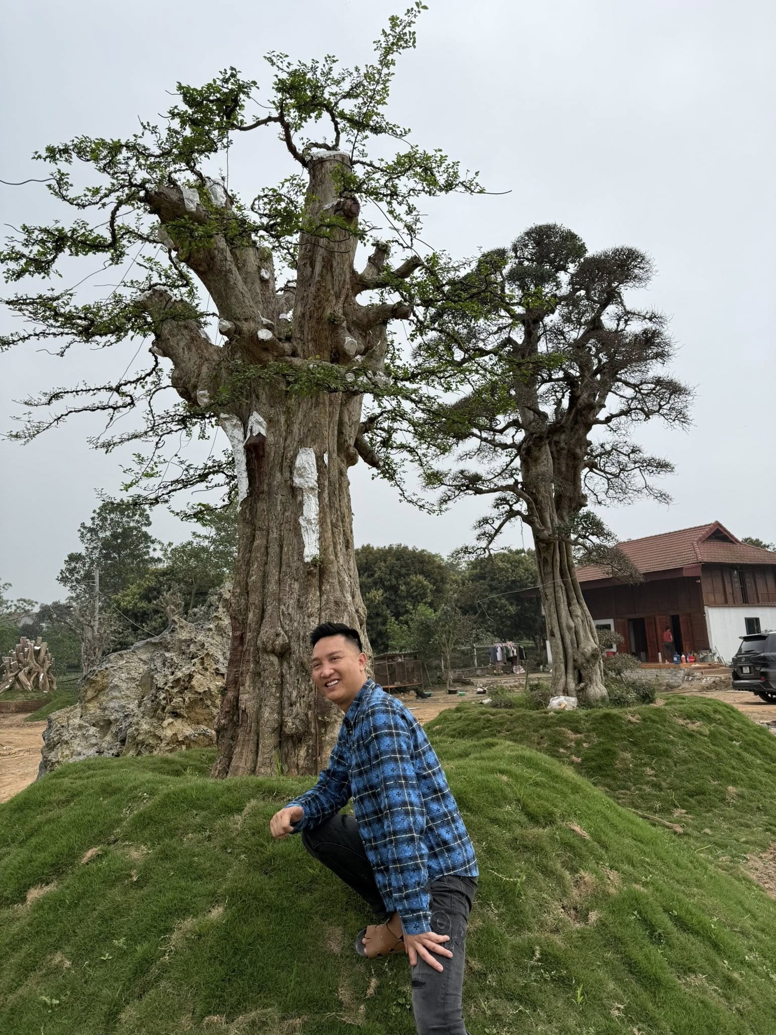 Huấn Hoa Hồng liên tục được nhắc tên trên MXH, chuyện gì đang xảy ra? - Ảnh 3. Huấn Hoa Hồng liên tục được nhắc tên trên MXH, chuyện gì đang xảy ra? - Ảnh 3.