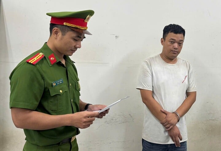 Lái xe taxi 'chặt chém' 4,2 triệu/cuốc xe: 'Tôi thấy họ dễ quá mới thu giá cao' - Ảnh 2. Lái xe taxi 'chặt chém' 4,2 triệu/cuốc xe: 'Tôi thấy họ dễ quá mới thu giá cao' - Ảnh 2.