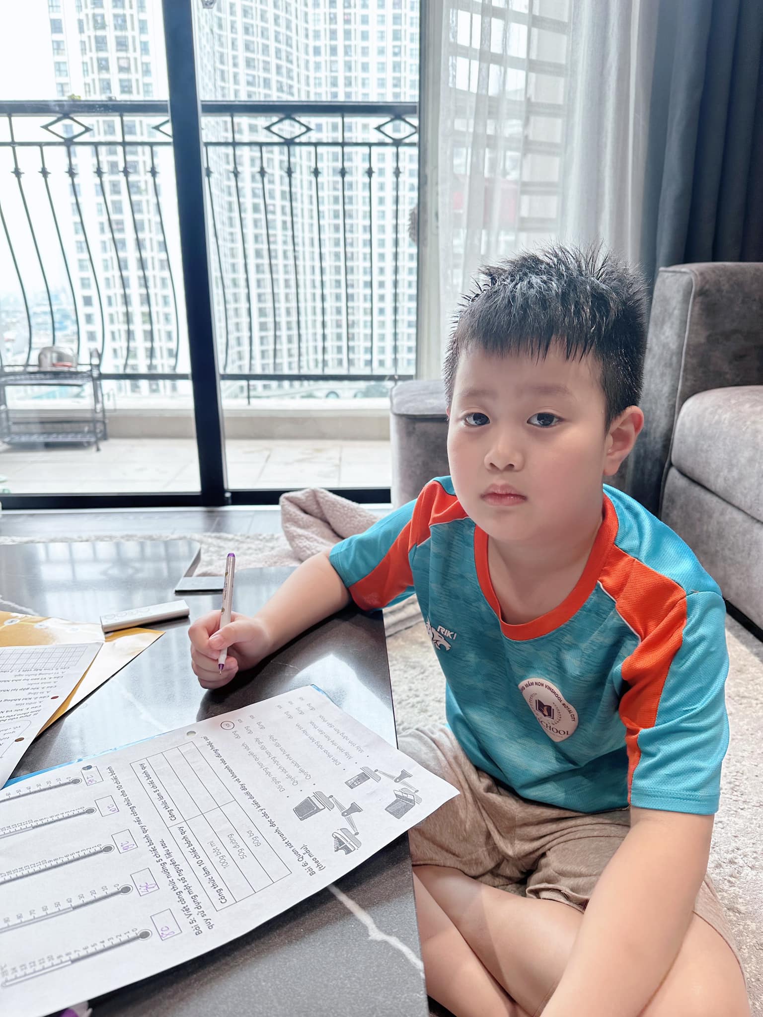 Tâm sự chuyện buồn phiền vì con trai 8 tuổi, vợ cũ tài tử Việt Anh bị chỉ trích thậm tệ, gây tranh cãi bởi - Ảnh 2. Tâm sự chuyện buồn phiền vì con trai 8 tuổi, vợ cũ tài tử Việt Anh bị chỉ trích thậm tệ, gây tranh cãi bởi - Ảnh 2.