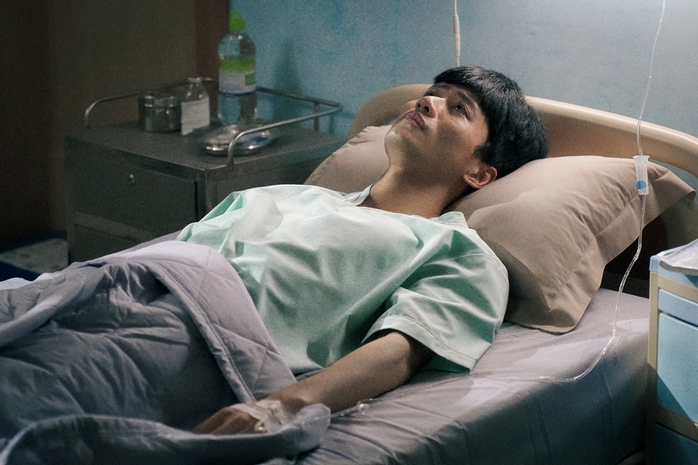 Đây đích thị là phim Việt đáng hóng nhất hè này, nam chính nằm 1 chỗ cũng khiến khán giả bật khóc - Ảnh 4. Đây đích thị là phim Việt đáng hóng nhất hè này, nam chính nằm 1 chỗ cũng khiến khán giả bật khóc - Ảnh 4.