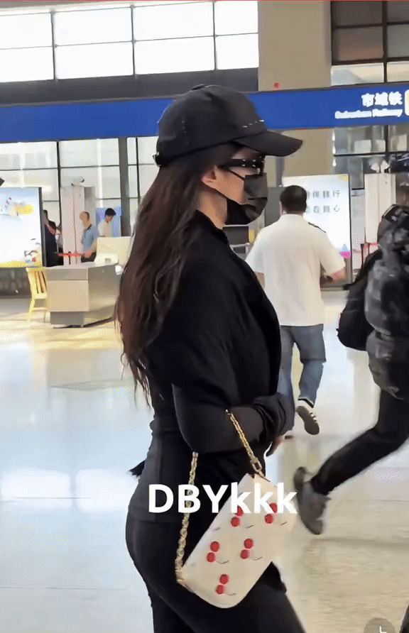 Lưu Diệc Phi kiên trì đi ngược tiêu chuẩn gầy nhom của Cbiz- Ảnh 1. Lưu Diệc Phi kiên trì đi ngược tiêu chuẩn gầy nhom của Cbiz- Ảnh 1.