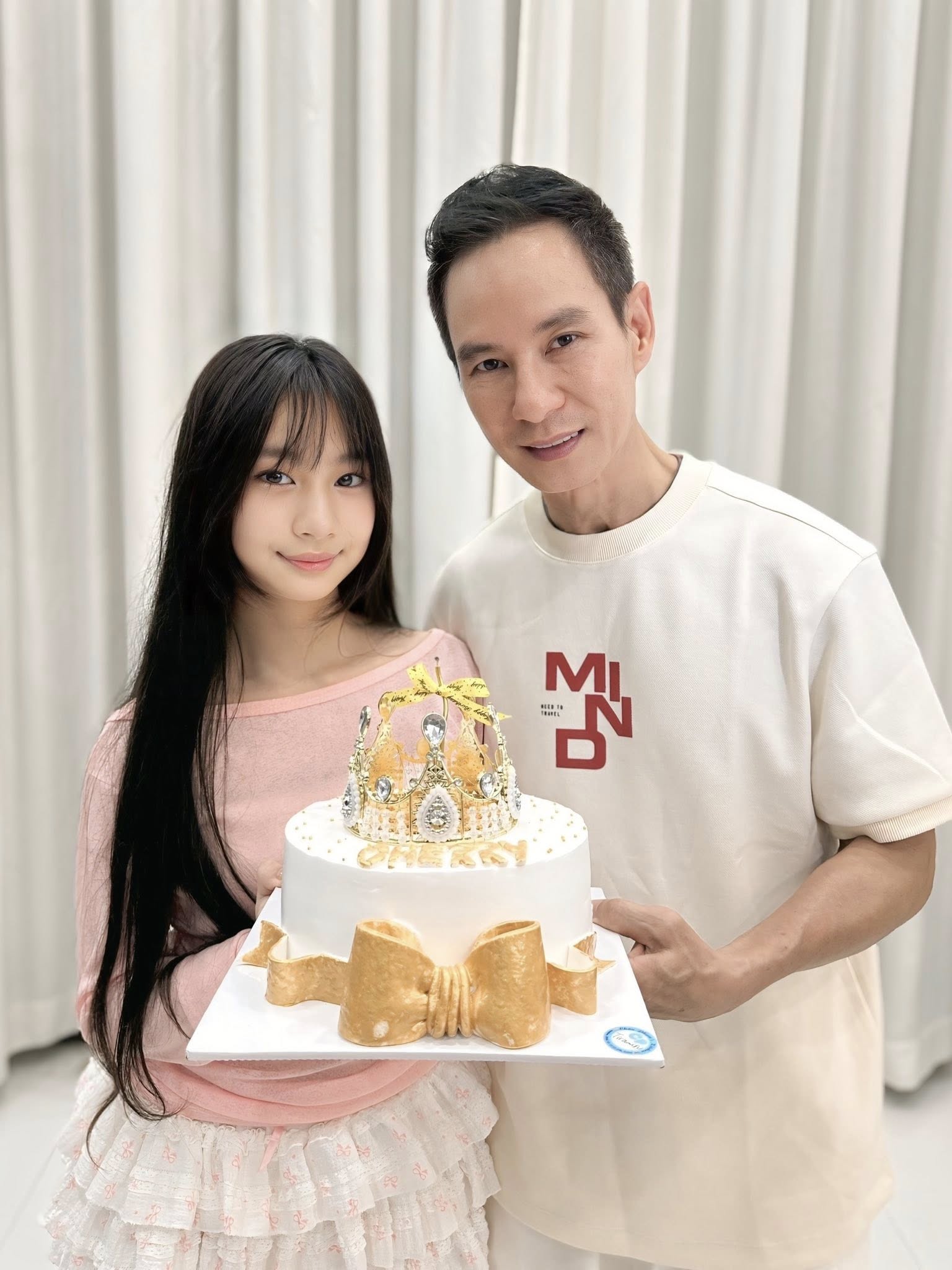 Ái nữ nhà Lý Hải - Minh Hà thổi nến mừng tuổi 12, dân tình trầm trồ vì một đặc điểm gen quá trội- Ảnh 9. Ái nữ nhà Lý Hải - Minh Hà thổi nến mừng tuổi 12, dân tình trầm trồ vì một đặc điểm gen quá trội- Ảnh 9.